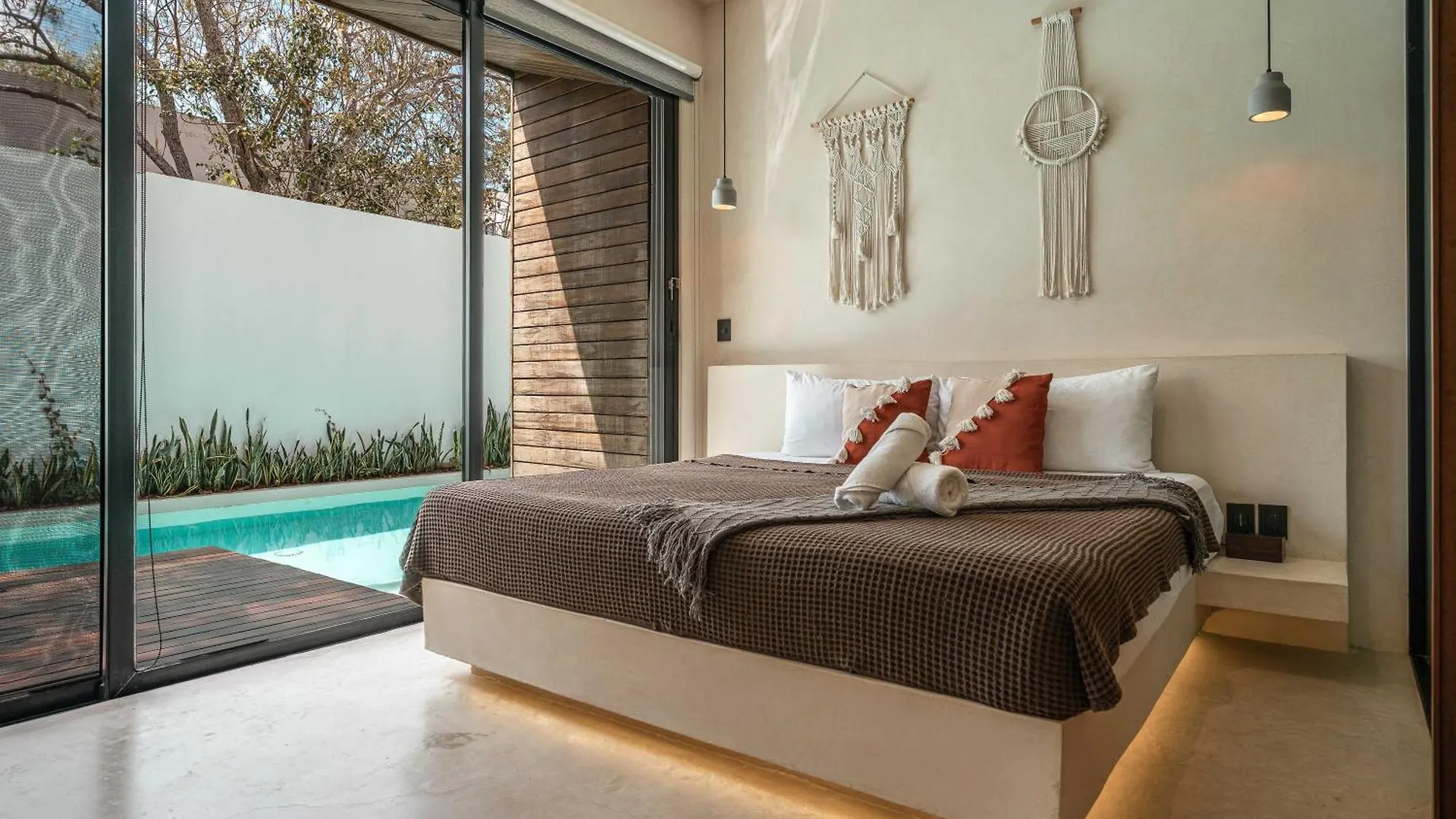 Waterhouse Deluxe Villa Private Pool 10 Pax Τουλούμ