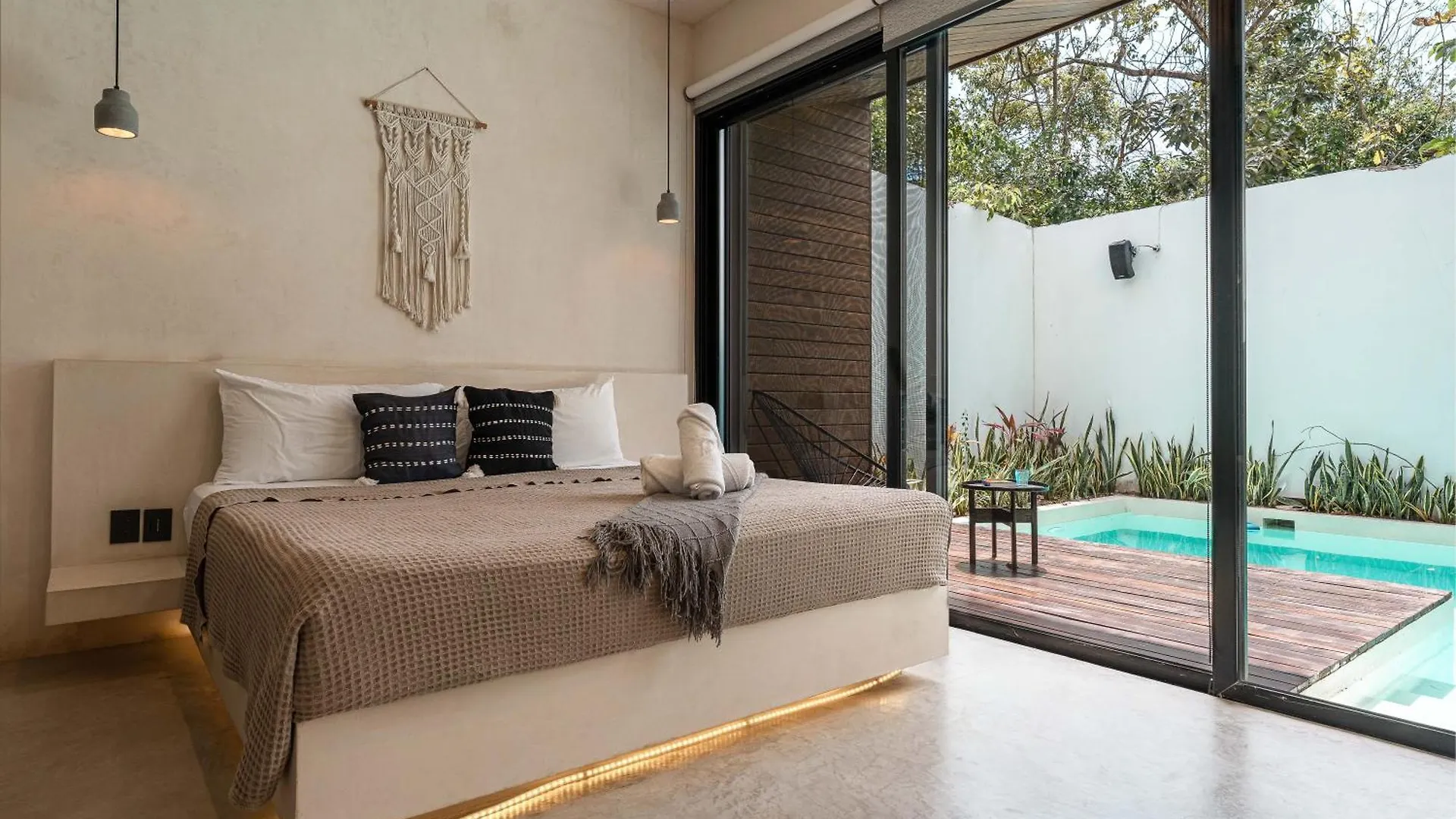 Waterhouse Deluxe Villa Private Pool 10 Pax Τουλούμ